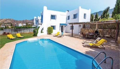 Three-Bedroom Vacation Home 