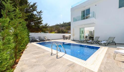 Green Bay 16 - Four-bedroom Villa with Private Pool