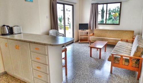 One-Bedroom Apartment