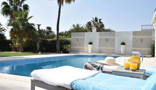 Villa - Beach Front