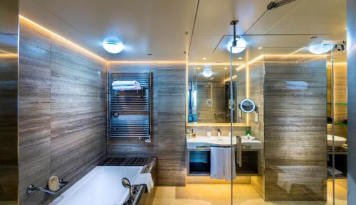 One-Bedroom Suite with Inland View