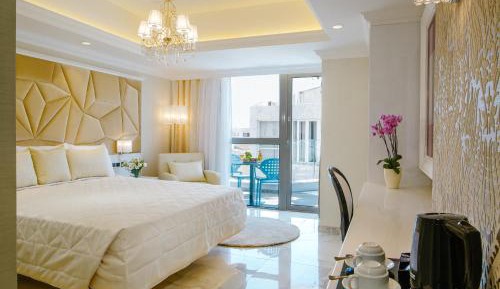 Junior Suite with Balcony