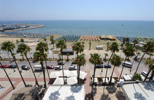 Larnaca City Centre Hotel | Les Palmiers Beach Hotel
