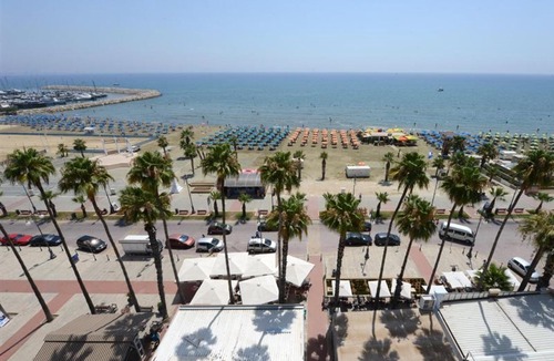 Larnaca City Centre Hotel | Les Palmiers Beach Hotel