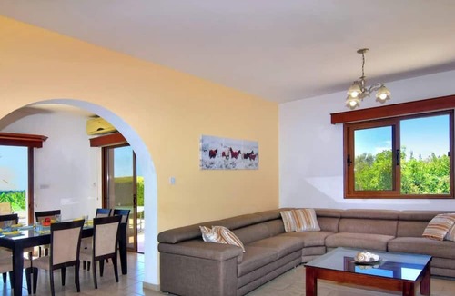 Pegeia Villa | Family Villa Short Walk To Coral Bay Strip 5 Min and Pub, Shops etc