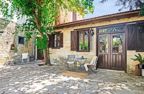 Arsos Apartment | Cornaro House - Charming Studio Apartment