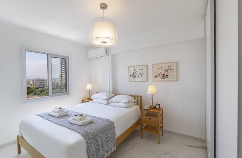 Larnaca Apartment | Mackenzie Leo Seafront Suite
