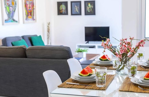 Larnaca Apartment | Mackenzie Leo Seafront Suite
