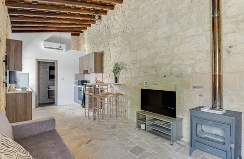 Vasa Koilaniou Apartment | Sanders Andre Marie - Nice Studio w Shared Garden