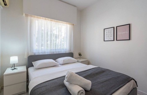 Skala Apartment | Groovy 1-Bedroom Apartment in Larnaca