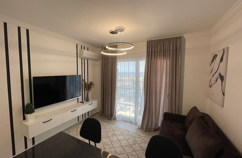 Trikomo Apartment | "Poseidon's Paradise", Long Beach, Sea View with Pool access