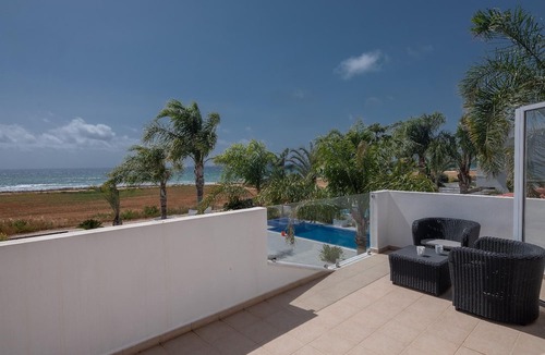 Ayia Thekla House | holiday home "Sunrise 11 sea front"