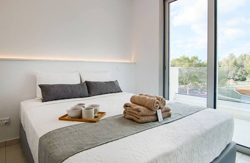 Paphos Apartment | Phaedrus Living Seaside Executive Flat Harbour 208