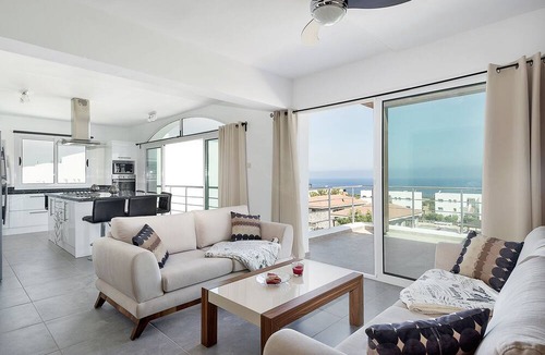 Kucukerenkoy Apartment | Joya Cyprus Golden Deluxe Penthouse with BBQ roof terrace and sunset views