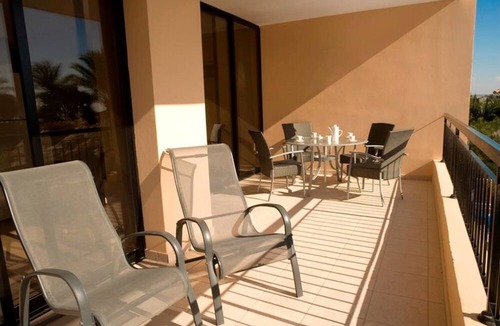 Oroklini Apartment | 2 bed Apartment Overlooking Pool - Oroklini