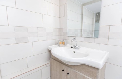 Larnaca Hostel | Aladdin's Hostel - Room 12