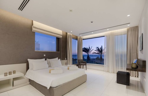 Ayia Napa Villa | Vivo Mare Beachfront - Seaview Villas