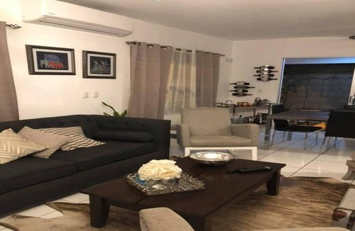 Managua House | Sto Domingo townhouse