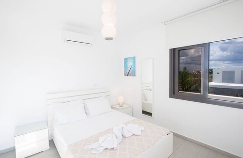 Cape Greko Cottage | Protaras Holiday Villa DE2 - a villa that sleeps 8 guests in 4 bedrooms