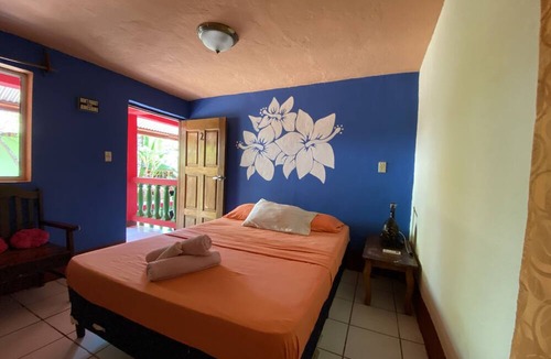 Little Corn Island Hotel | Las Palmeras Beachfront Hotel