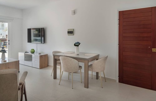Universal Apartment | Phaedrus Living Olga Residence