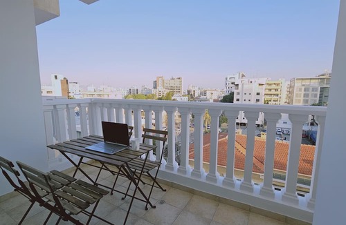 City Centre Apartment | 104 NIC - 401 Stay Cosmo City Suite