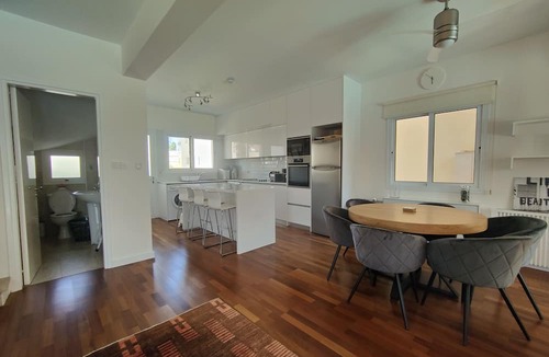 Ayia Marina Chrysochous Villa | Luxury 2 bedroom Villa with Heated* Pool. n