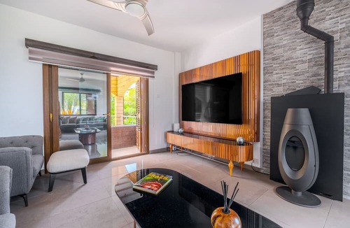 Kyrenia District Villa | Lapta Poolside Villa