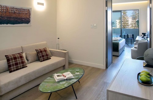 Larnaca City Centre Hotel | Mercure Larnaca Finikoudes Beach