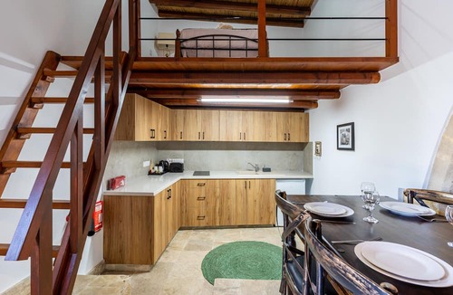 Giolou Apartment | Stone Court Boutique Studios
