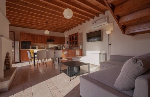Kato Akourdalia Villa | Phaedrus Living: Amarakos Villa