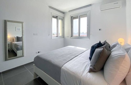 Strovolos Apartment | Phaedrus Living: Modern City Flat Strovolos 201