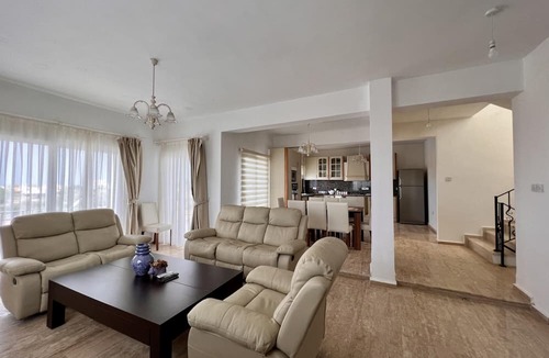 Mandres Villa | Villa with Private Pool 10 min to Kyrenia Gates