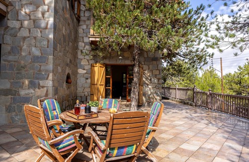 Pedhoulas Villa | Troodos Natura Pine Chalet