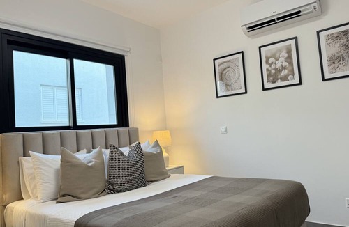 Aglantzia Apartment | Phaedrus Living White Hills Suites City View