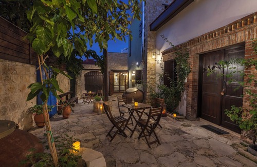 Lofou House | Oinoessa Traditional Boutique Houses