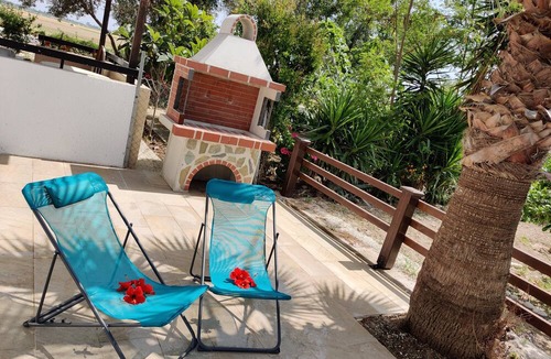 Pervolia Apartment | Palm garden paradise-50 meters from the beach