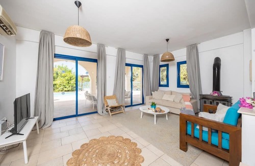 Agios Georgios Pegeias Apartment | Azzurro Luxury Holiday Villas