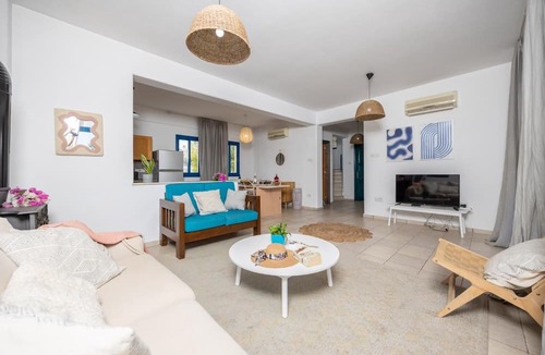 Agios Georgios Pegeias Apartment | Azzurro Luxury Holiday Villas