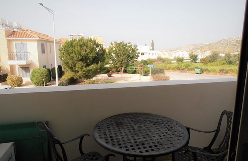 Peyia Town Apartment | New listing - Ground floor Studio apartment with Aircon, WIFI & 3 pools