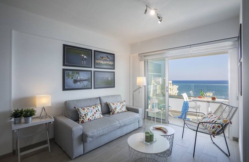 Larnaca Apartment | Mackenzie Zoe Seafront Suite