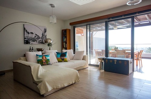 Oroklini Apartment | Penthouse Duplex overlooking the Mediterranean