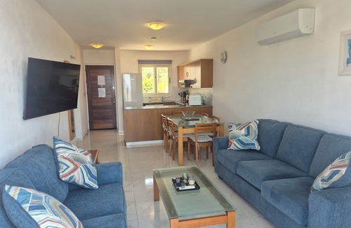 Peyia Town Apartment | 2 bedroom Penthouse apartment, stunning views, Aircon, 2 pools, Free WIFI
