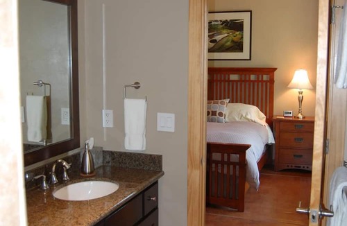Midpines House | Lovely Straw Bale Home with Views of the Yosemite High Sierra!