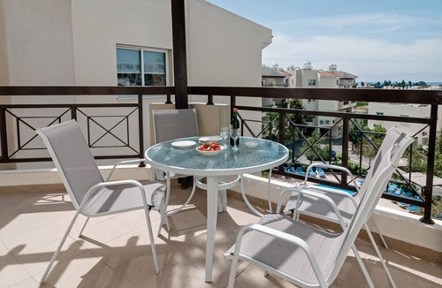 Universal Apartment | Artemis Cynthia Complex