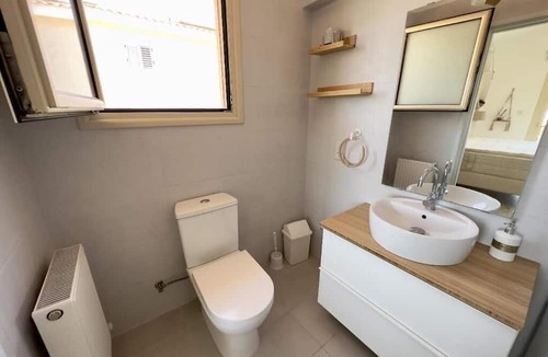 Konia Villa | Luxurious 4-bedroom Villa in Paphos with SeaViews, Pool, Fitness, Bar&Lounge!