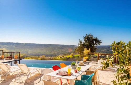 Pano Arodhes Villa | Casale Xenia - Tranquil Villa in Cyprus , WiFi, Aircon, TV