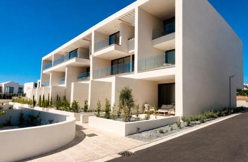 Emba Apartment | Avalon Gardens A008 - Designer Resort Studio