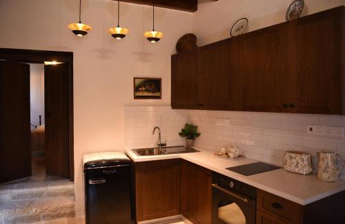 Agios Athanasios Apartment | Old stone House Retreat