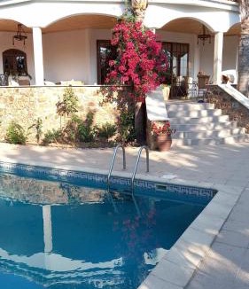Pyrga House | The olive nest